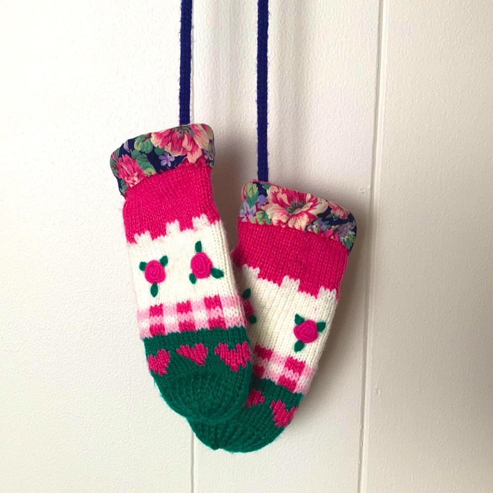Vintage Knit Floral Mittens Embroidered Roses Y2K